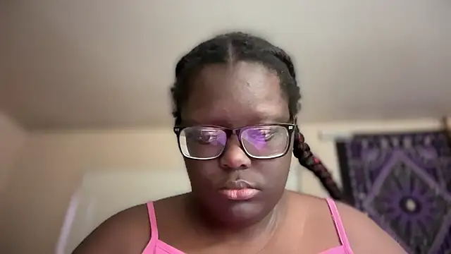 Snapshot of Yagurl__west chatting on 01-20-25, 01:28 Yagurl west online show from 01-20-25, 01:28