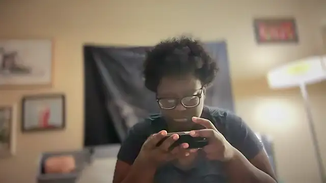 Snapshot of Yagurl__west chatting on 01-25-25, 12:58 Yagurl west online show from 01-25-25, 12:58