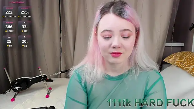   KawaiiYuki   online show from 12-30-24, 01:15