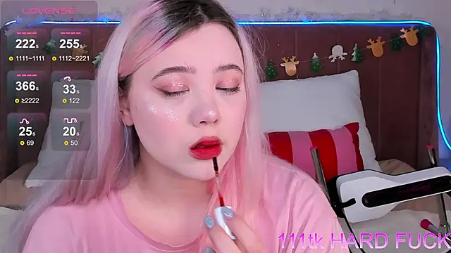   KawaiiYuki   online show from 01-05-25, 08:43