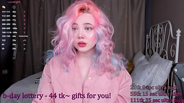   KawaiiYuki   online show from 02-28-25, 08:53