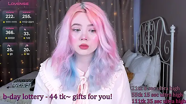   KawaiiYuki   online show from 03-01-25, 08:45