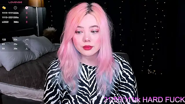   KawaiiYuki   online show from 03-10-25, 08:59