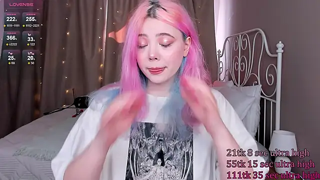   KawaiiYuki   online show from 03-22-25, 09:02