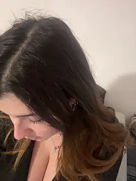 Snapshot of Novababy18 chatting on 02-21-25, 10:37 Novababy18 online show from 02-21-25, 10:37