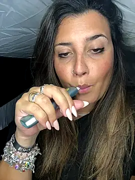 Snapshot of Novababy18 chatting on 09-09-25, 10:20 Novababy18 online show from 09-09-25, 10:20