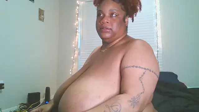 Snapshot of NaughtyHottieBBW chatting on 04-26-26, 04:15 NaughtyHottieBBW online show from 04-26-26, 04:15