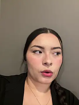 Snapshot of aneesa_darzi chatting on 02-07-25, 10:09 aneesa darzi online show from 02-07-25, 10:09