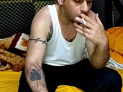 Arabeyes online show from 10-17-25, 04:53