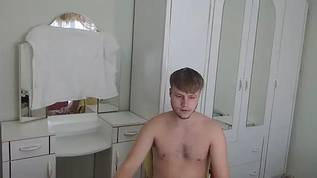 Snapshot of Zoro1999 chatting on 12-14-24, 06:02 Zoro1999 online show from 12-14-24, 06:02