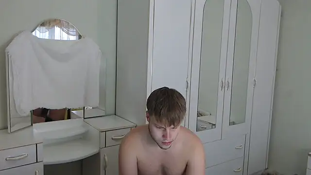 Snapshot of Zoro1999 chatting on 01-10-25, 01:09 Zoro1999 online show from 01-10-25, 01:09