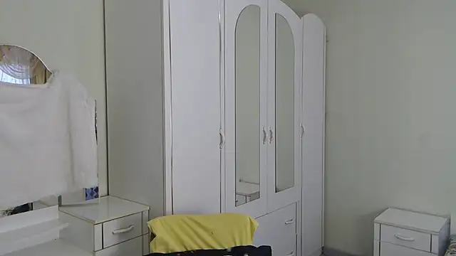 Snapshot of Zoro1999 chatting on 03-12-25, 12:04 Zoro1999 online show from 03-12-25, 12:04