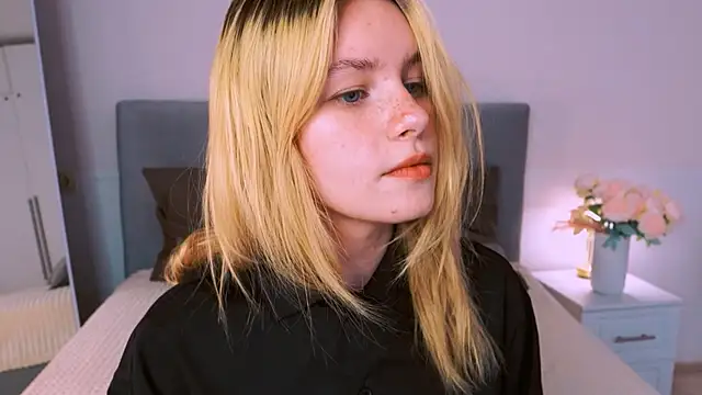 FapClubFamm online show from 10-10-25, 06:07