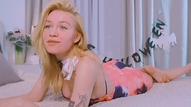 FapClubFamm online show from 10-30-25, 04:19