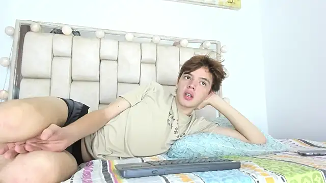 Snapshot of daniel_hot03 chatting on 11-19-25, 01:44 daniel hot03 online show from 11-19-25, 01:44