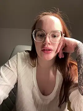 Mona-Peaches online show from 12-27-24, 04:54