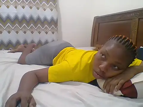 Snapshot of sexy__candyy chatting on 12-16-25, 06:02 sexy candyy online show from 12-16-25, 06:02