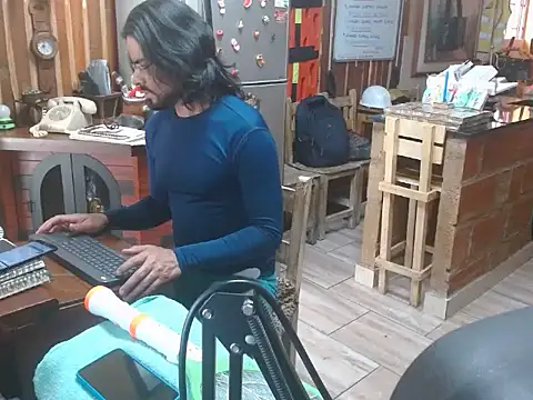 Dr Pocholate84 online show from 11-12-25, 05:35