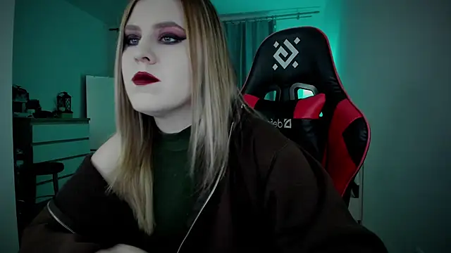 Olivia Munk online show from 12-28-24, 06:49