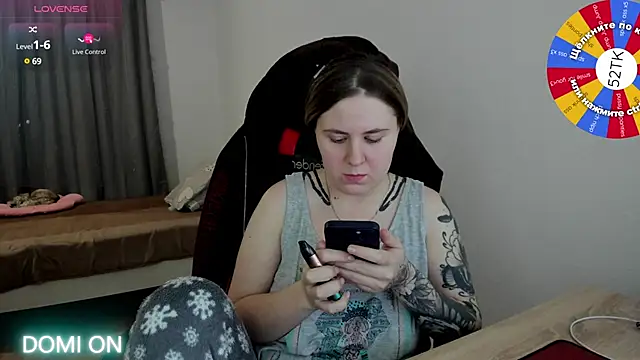 Olivia Munk online show from 01-27-25, 02:46