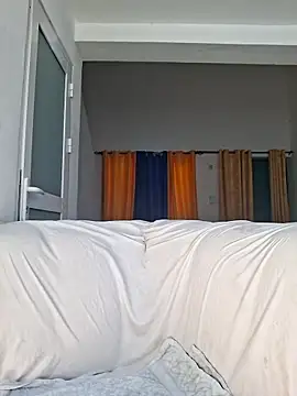 Snapshot of Kamdollie chatting on 09-24-25, 06:28 Kamdollie online show from 09-24-25, 06:28