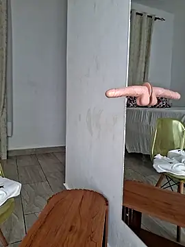 Snapshot of Kamdollie chatting on 10-03-25, 05:48 Kamdollie online show from 10-03-25, 05:48