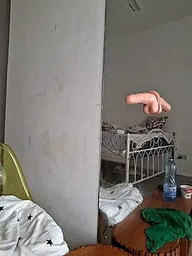 Snapshot of Kamdollie chatting on 10-04-25, 06:11 Kamdollie online show from 10-04-25, 06:11