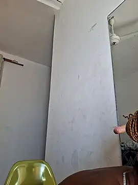 Snapshot of Kamdollie chatting on 10-12-25, 06:23 Kamdollie online show from 10-12-25, 06:23