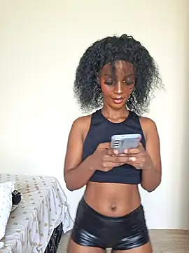 Kamdollie online show from 11-30-25, 08:51