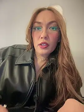 MichelleFerry  online show from 01-05-25, 04:58