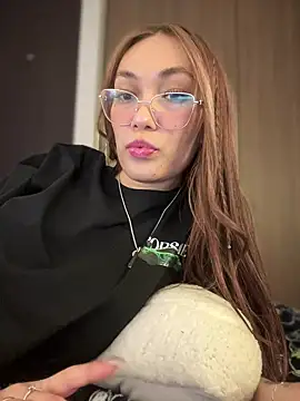 MichelleFerry  online show from 02-10-25, 07:47