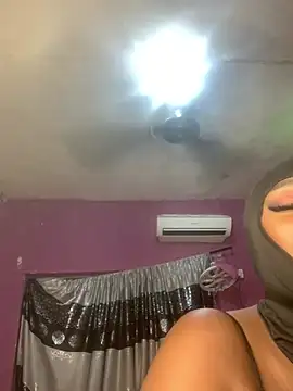 sweet1111 online show from 01-05-25, 10:40