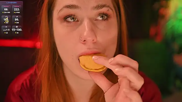 Snapshot of Claudia_and_elon_ chatting on 12-12-24, 12:27 Claudia and elon  online show from 12-12-24, 12:27