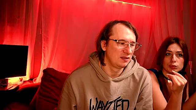 Snapshot of Claudia_and_elon_ chatting on 10-20-25, 08:48 Claudia and elon  online show from 10-20-25, 08:48