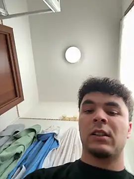 Snapshot of giovanni5281 chatting on 03-11-26, 11:38 giovanni5281 online show from 03-11-26, 11:38