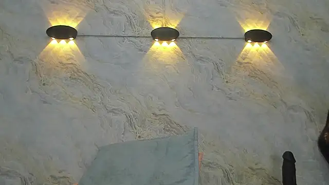 jones maddy  online show from 02-01-25, 12:05