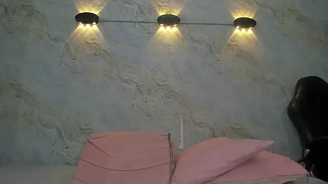 jones maddy  online show from 03-15-25, 12:02