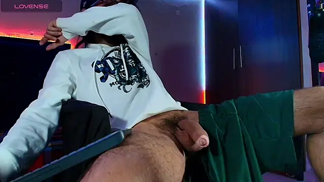 Snapshot of kuzzcoo chatting on 02-17-26, 12:12 kuzzcoo online show from 02-17-26, 12:12