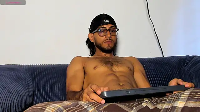 kuzzcoo online show from 06-18-26, 03:05