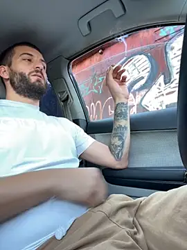 Snapshot of ElChapoGuzman95 chatting on 09-16-25, 05:41 ElChapoGuzman95 online show from 09-16-25, 05:41