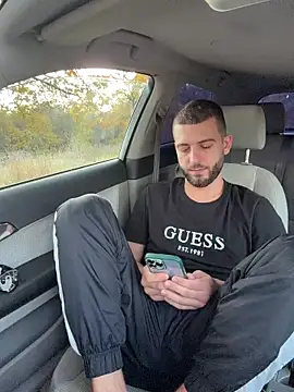 Snapshot of ElChapoGuzman95 chatting on 10-29-25, 05:42 ElChapoGuzman95 online show from 10-29-25, 05:42