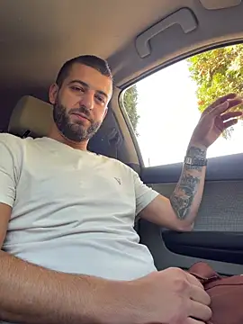 Snapshot of ElChapoGuzman95 chatting on 11-03-25, 07:31 ElChapoGuzman95 online show from 11-03-25, 07:31