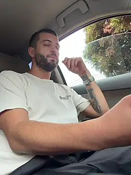 Snapshot of ElChapoGuzman95 chatting on 11-04-25, 06:12 ElChapoGuzman95 online show from 11-04-25, 06:12