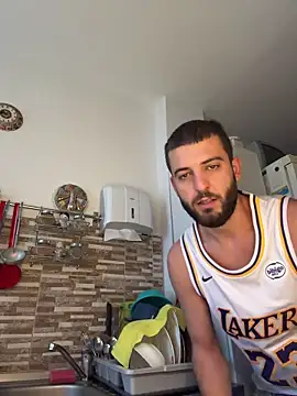 Snapshot of ElChapoGuzman95 chatting on 11-12-25, 06:36 ElChapoGuzman95 online show from 11-12-25, 06:36