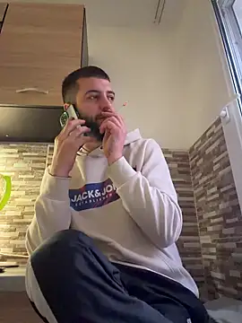 Snapshot of ElChapoGuzman95 chatting on 11-26-25, 05:41 ElChapoGuzman95 online show from 11-26-25, 05:41