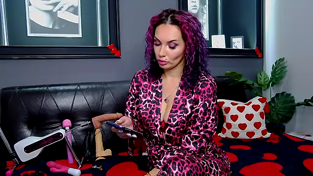 Snapshot of Darina_Monclie chatting on 09-18-25, 09:00 Darina Monclie online show from 09-18-25, 09:00