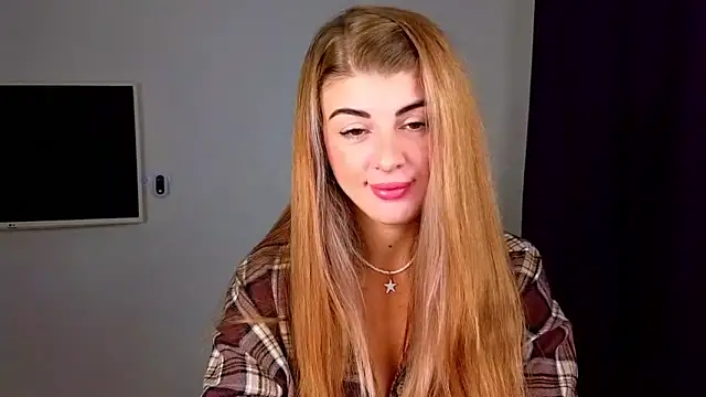 Snapshot of _comefeelme_ chatting on 10-18-25, 03:42  comefeelme  online show from 10-18-25, 03:42