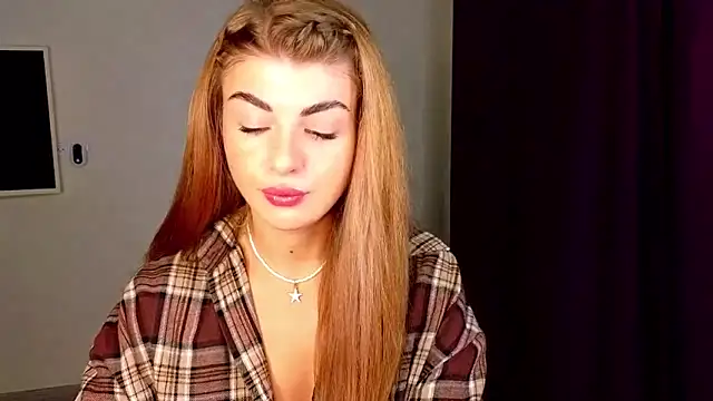 Snapshot of _comefeelme_ chatting on 10-20-25, 03:07  comefeelme  online show from 10-20-25, 03:07