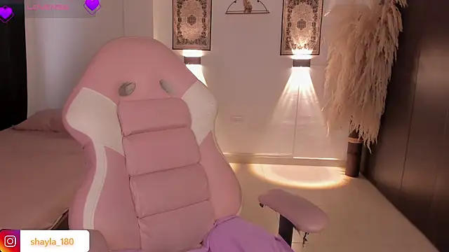 shayla 18 online show from 11-28-25, 07:49