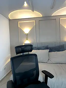 Snapshot of Miss_blue69 chatting on 12-05-25, 01:47 Miss blue69 online show from 12-05-25, 01:47